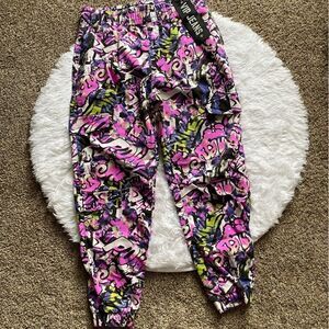 V.I.P Multicolor Jogger Cargo Jeans Graffiti New Womens Size 9 10 Pull On Bright